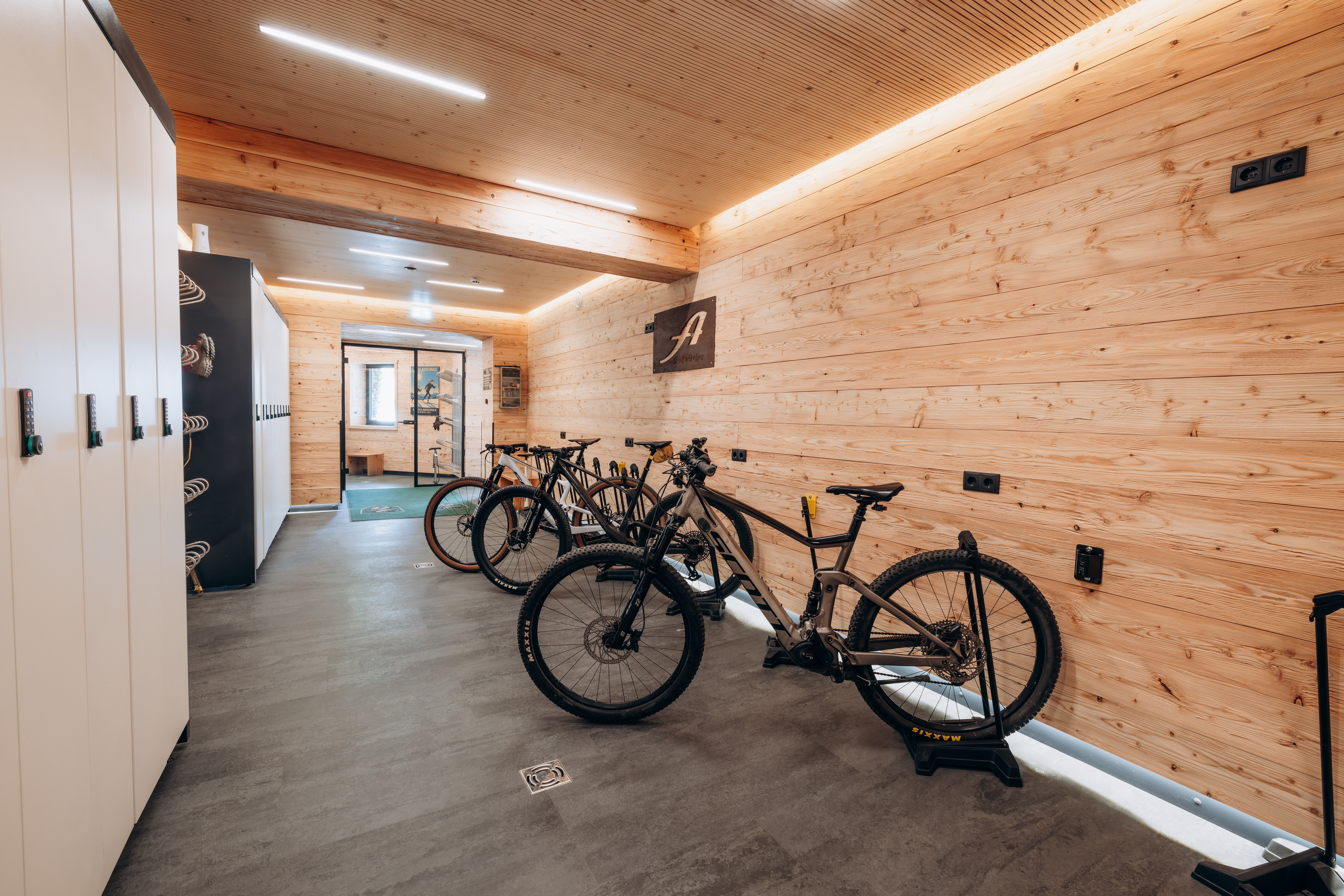 Hotel Annelies Bike Keller