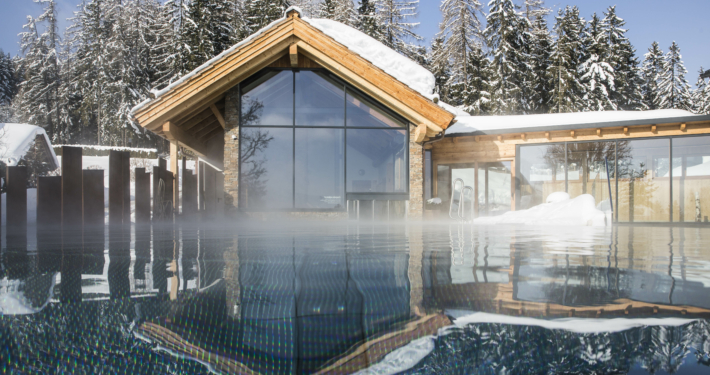Pool im Winter im Hotel Annelies