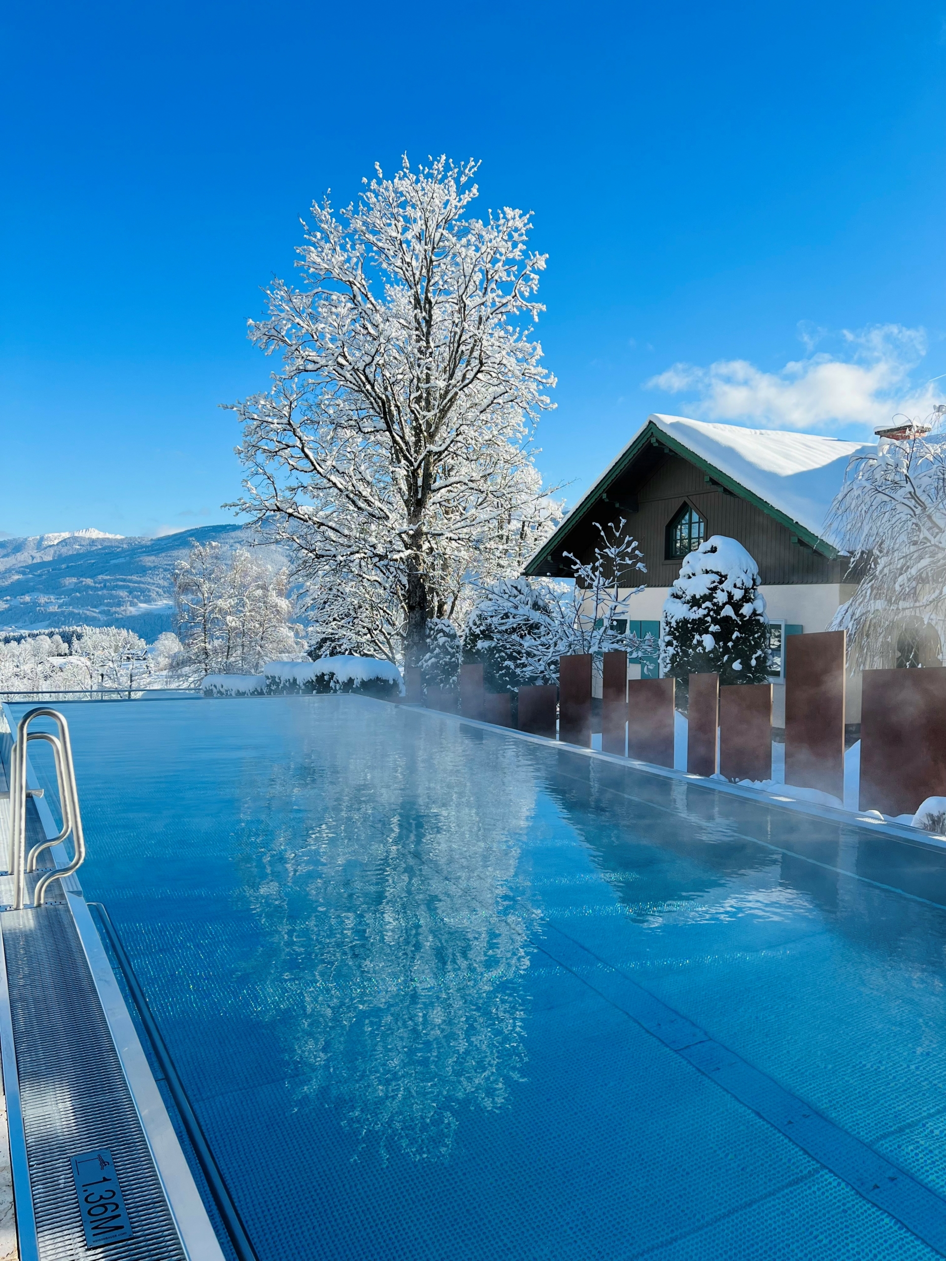Pool Winter sonne